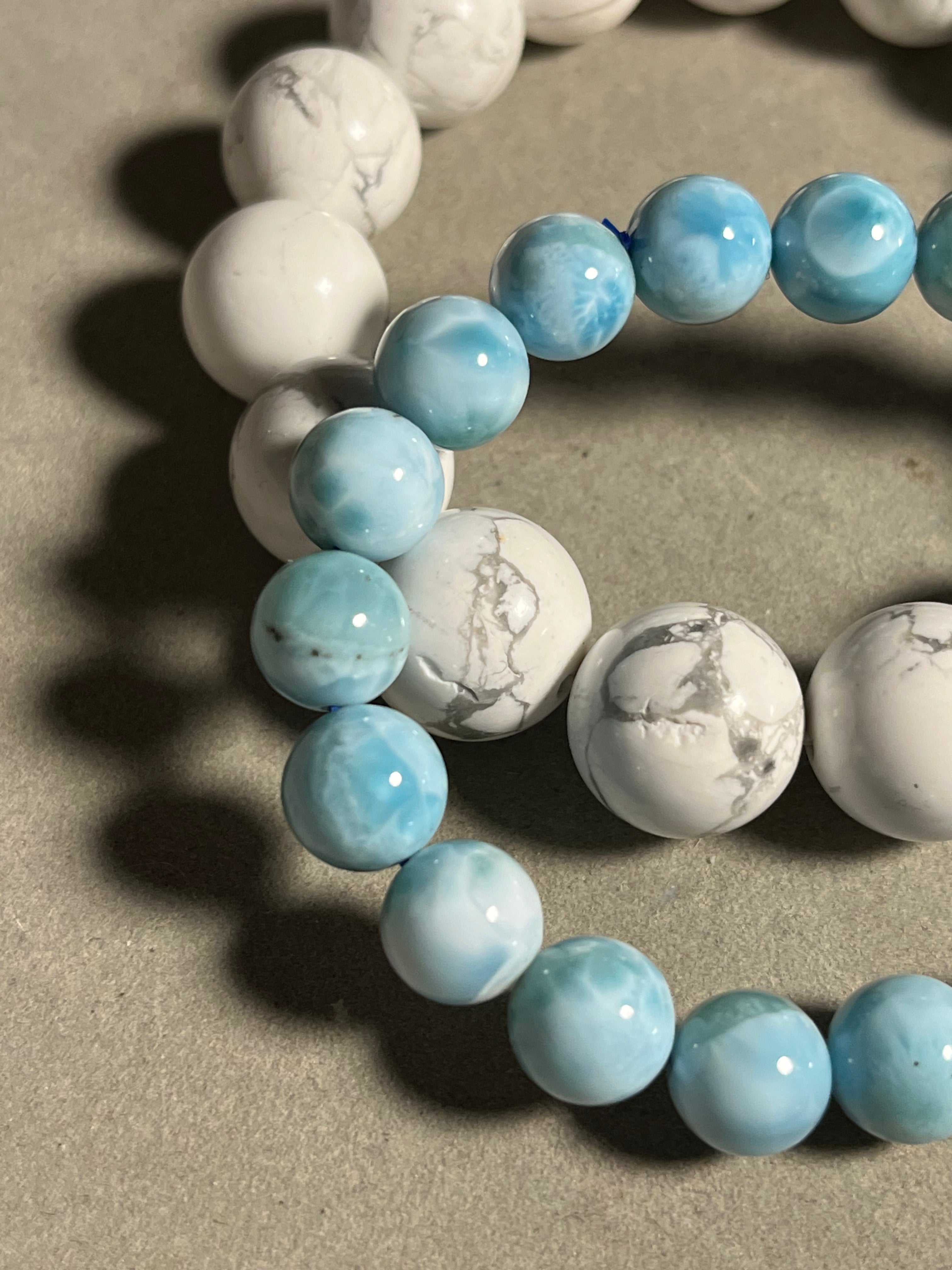 Lot larimar howlite