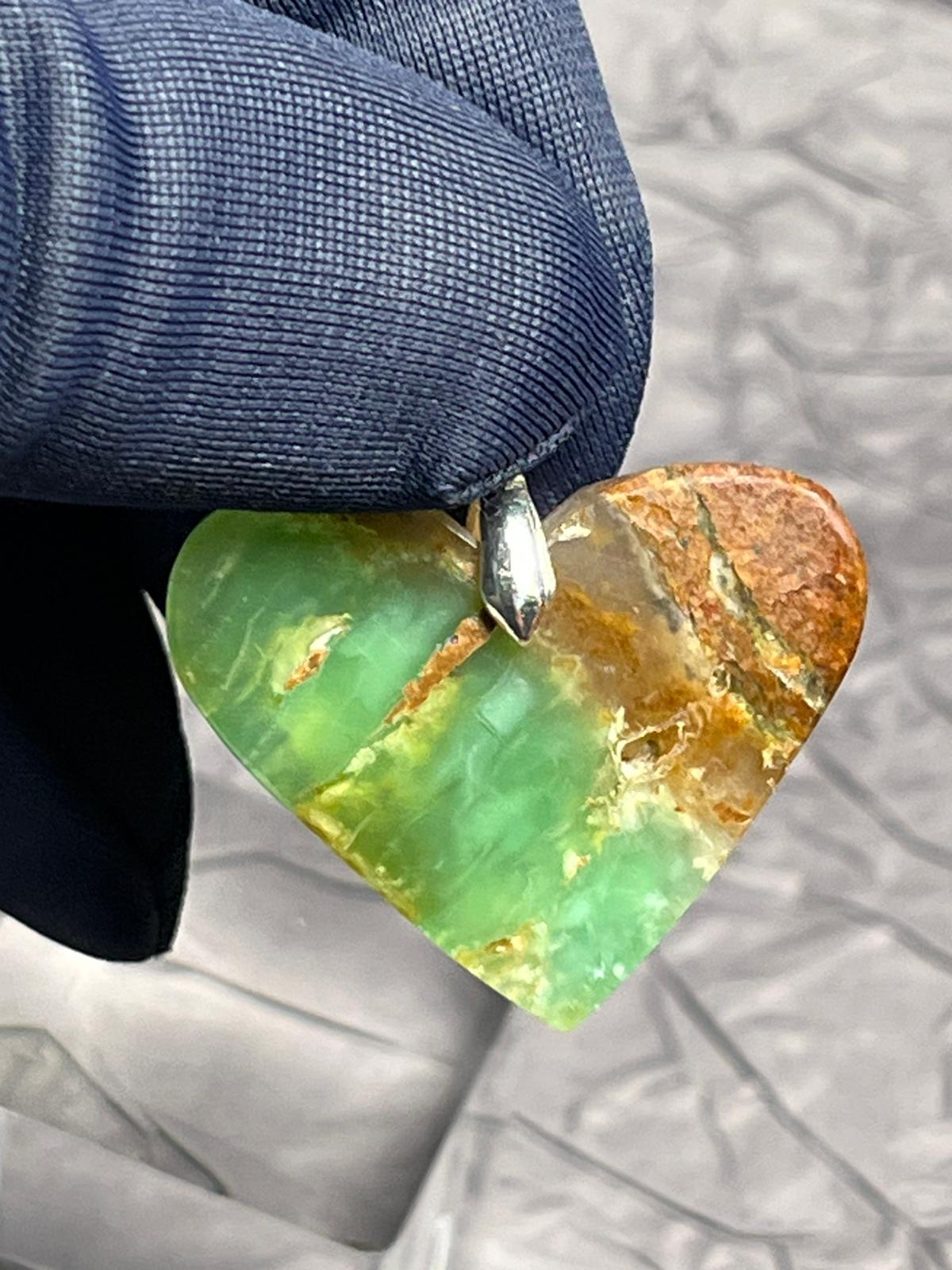 Pendentif en Chrysoprase sur Opale Boulder