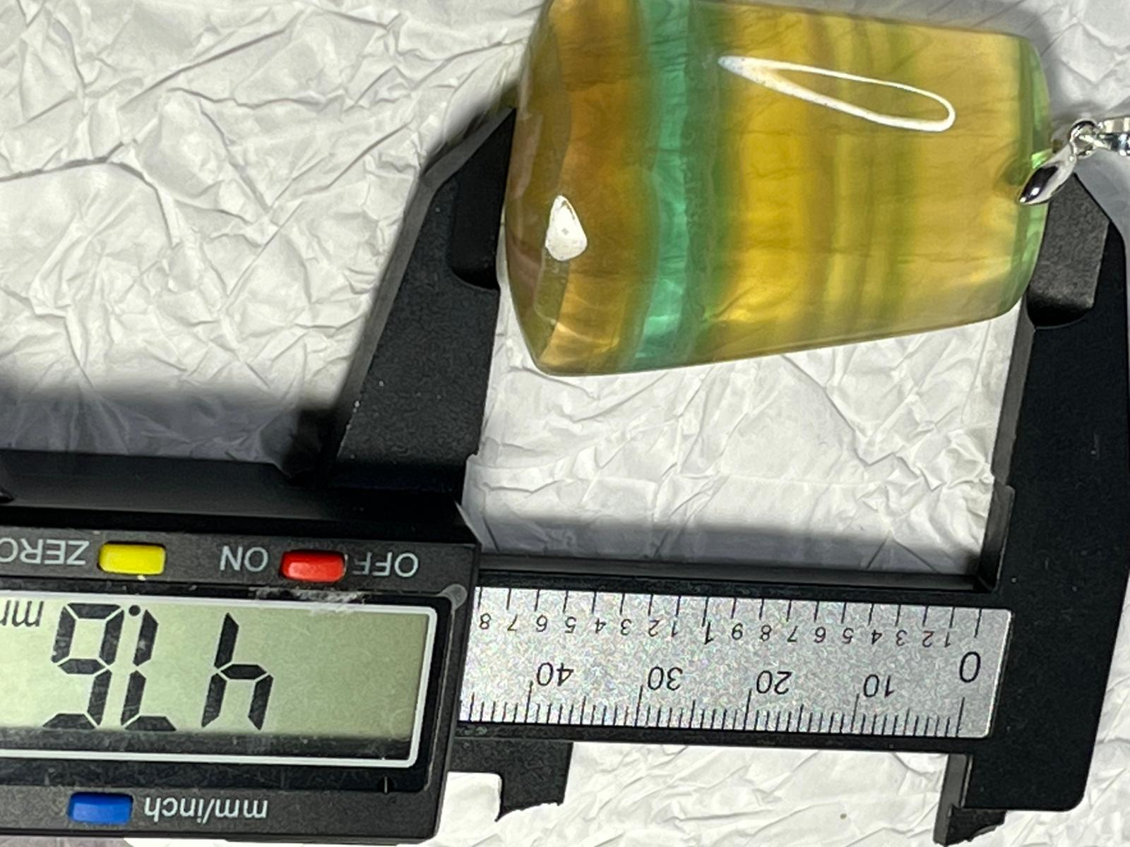 Pendentif en Fluorite (Bélière en Argent 925)