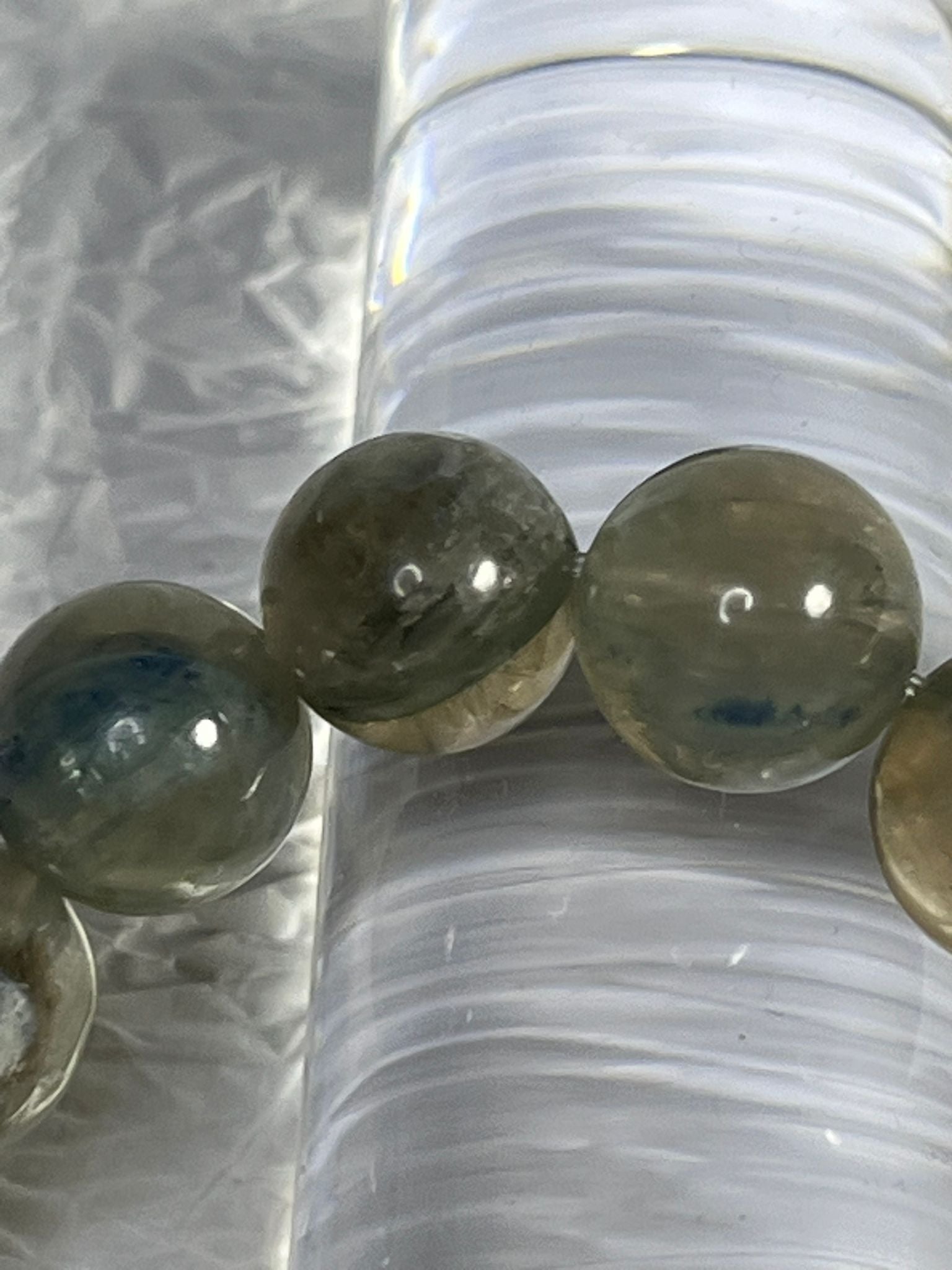 Bracelet Cyanite Verte sur Quartz