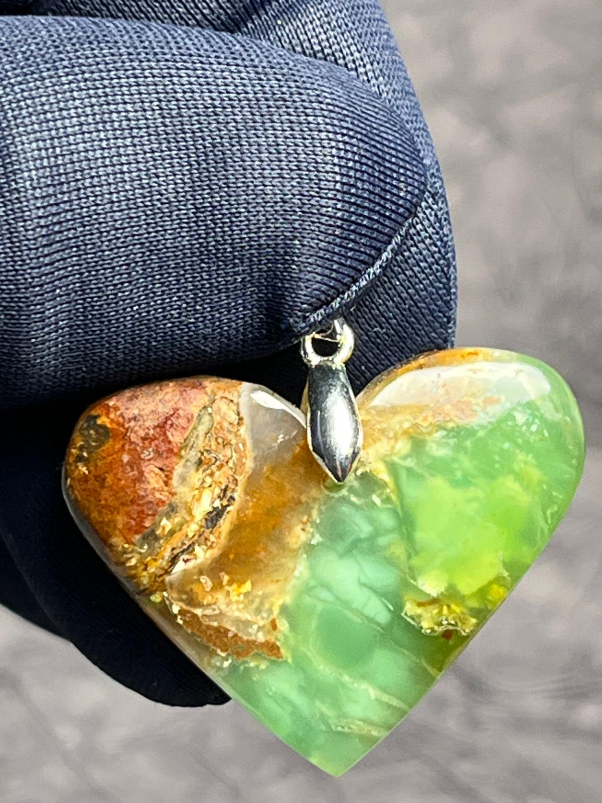 Pendentif en Chrysoprase sur Opale Boulder