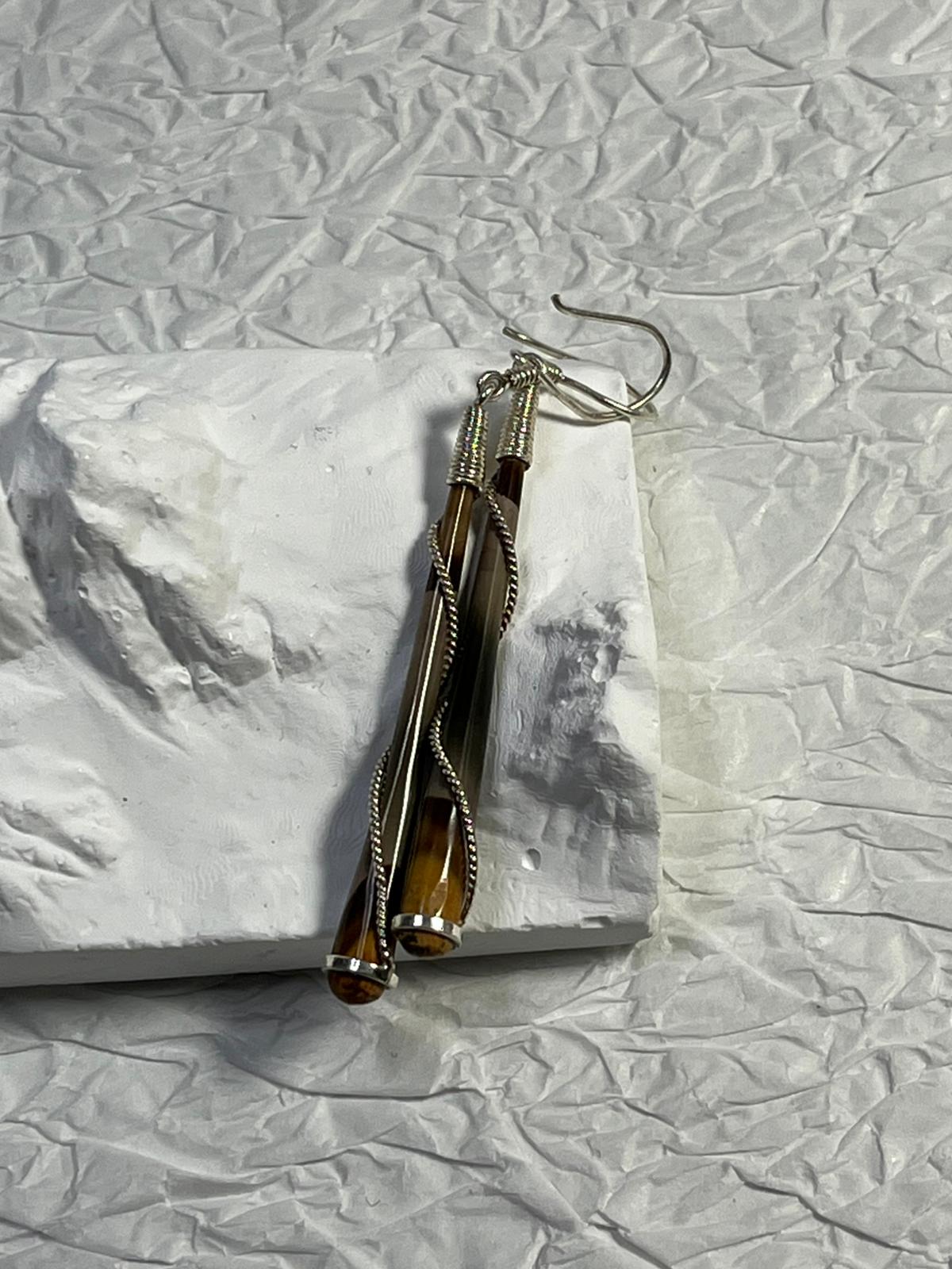 Boucles d’Oreilles en Jaspe Polychrome (Artisanat de Madagascar, travaillé sur argent non poinçonné )