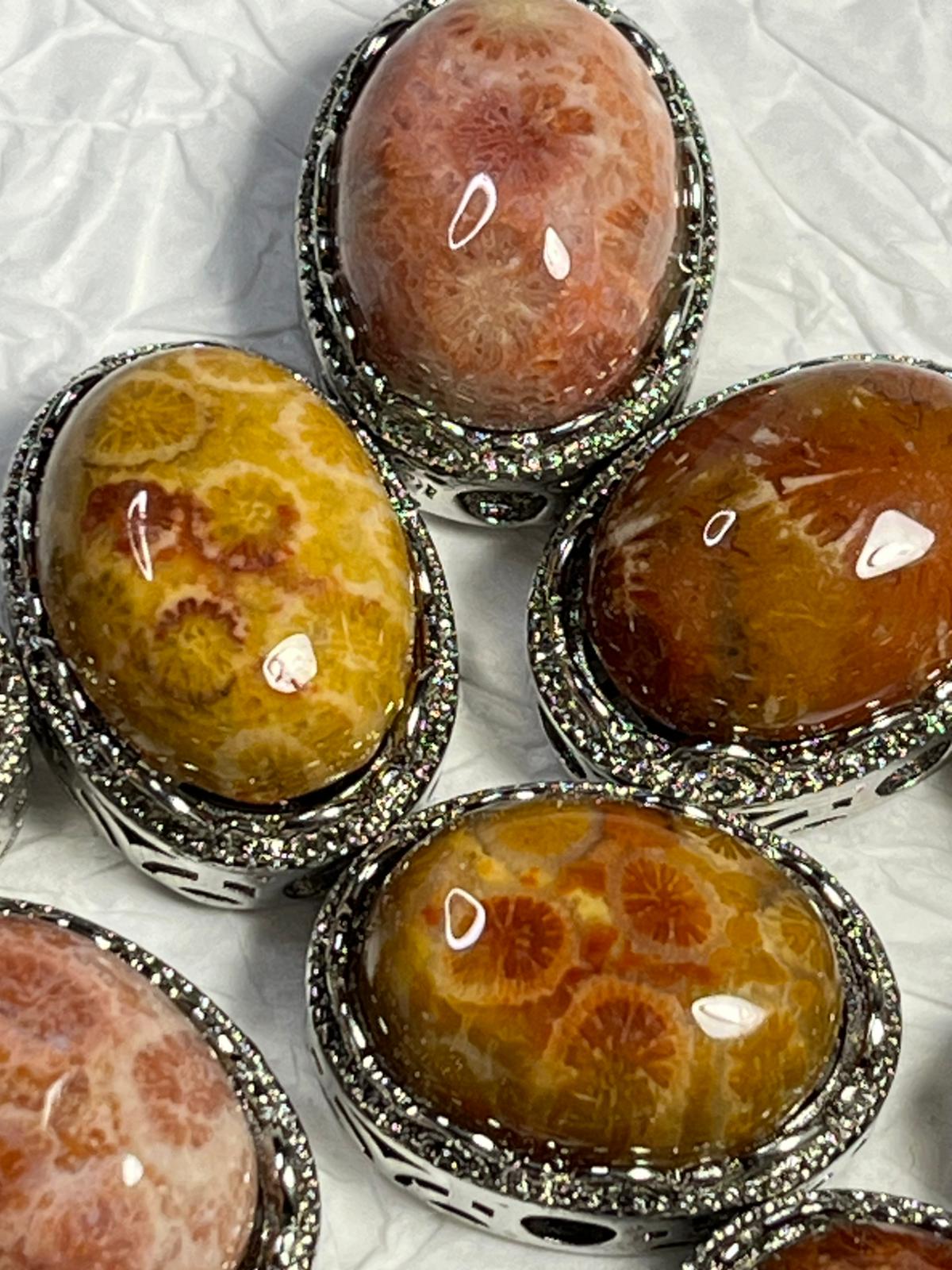 Charm en Corail Fossilisé, sur cuivre plaqué argenté